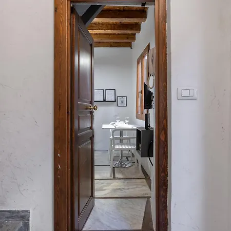 Uffizi-ponte Vecchio Mini Loft Con Affreschi Floransa